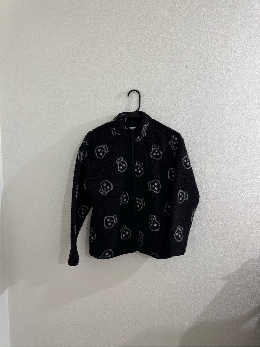 Black skull zip up